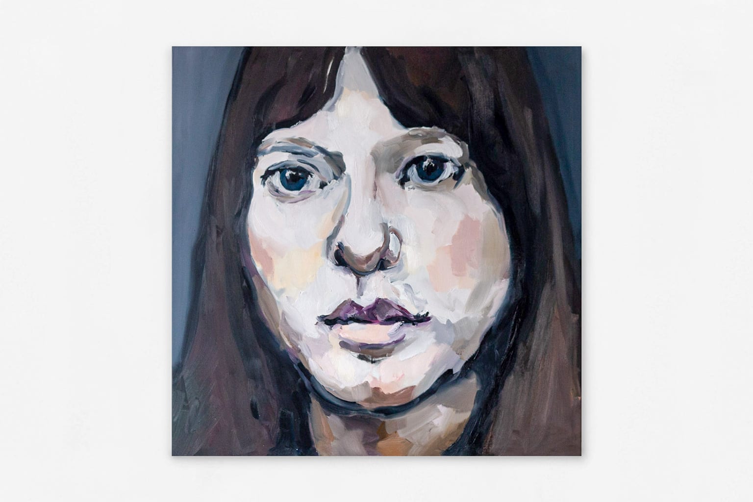 Victor Gounel_Portrait of the woman on a grey background_W1024px